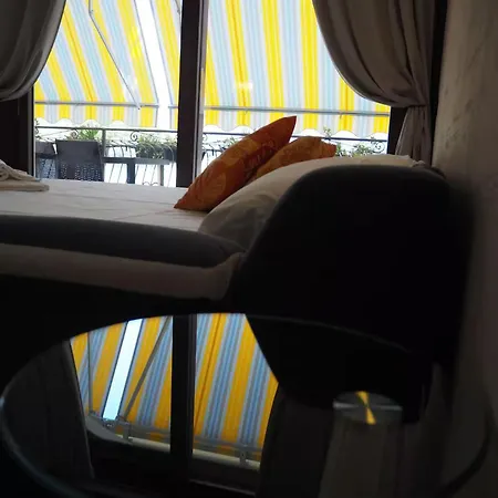 Liza's Suite's - Room's With A View * 살라코마시나