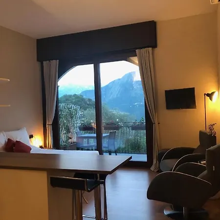 Liza's Suite's - Room's With A View Apartamento