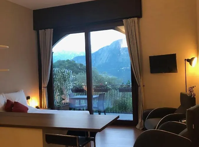 Liza's Suite's - Room's With A View דירה