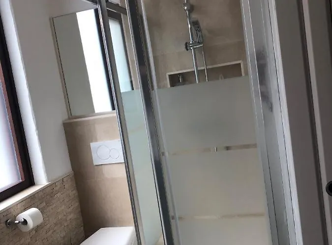 Liza's Suite's - Room's With A View דירה