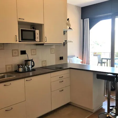 Liza's Suite's - Room's With A View דירה סלה קומצ'ינה